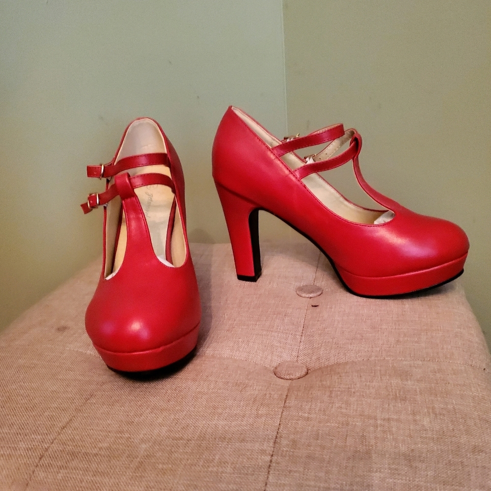 Vintage 50s pin-up girl red Mary Jane's
